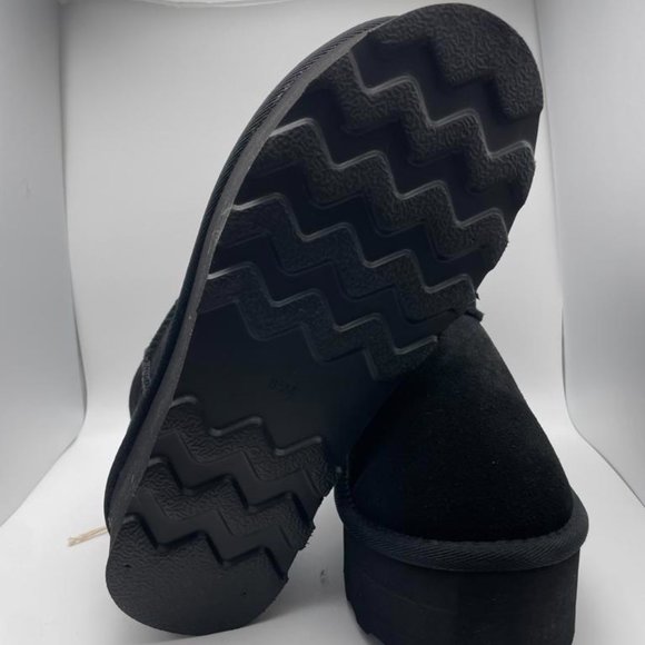 CUSHIONAIRE Women's Cozy Genuine Suede pull on platform boot - Picture 3 of 6